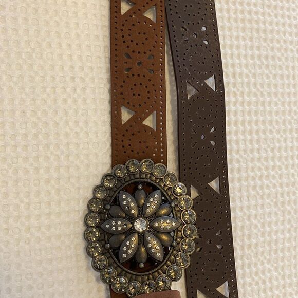 New Faux Leather Perforated Rhinestone Buckle Belt - Picture 5 of 5
